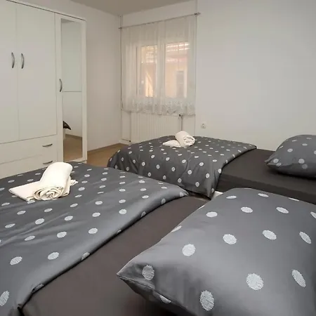 Mia Апартаменты Шибеник