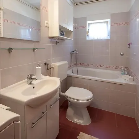 Mia * Шибеник