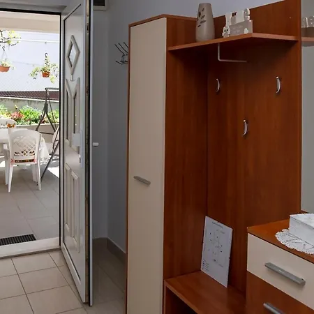 Mia * Шибеник